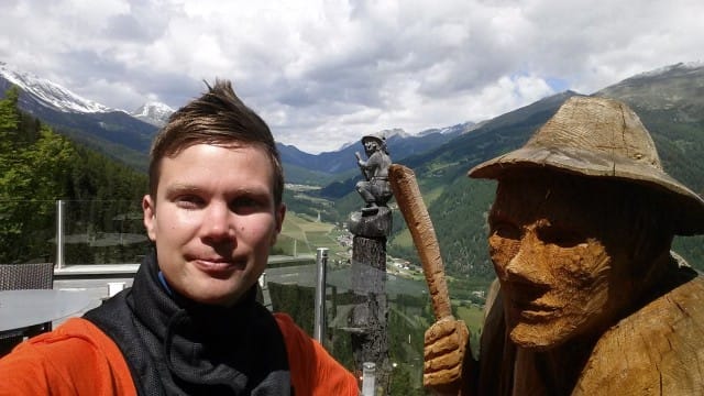 Pysähdyimme Sveitsissä kahville. Hintataso oli paljon kalliimpaa kuin Italiassa.