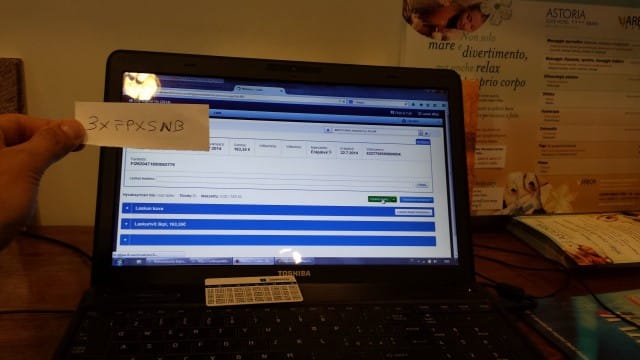 Maksoin kymmentä laskua noin tunnin kun netti tökki. Samalla kirjoitin odotellessani tämän blogauksen.