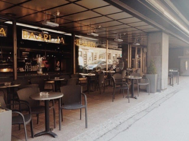 Coronan terassi ei ehkä hengi tunnelmallisuutta, mutta ainakin se on suojassa UV-säteilyltä.