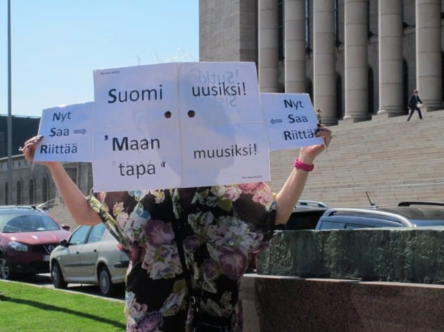 "Suomi uusiksi! - Maan tapa muusiksi!"