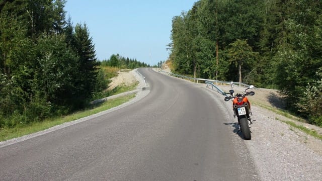 Tie Kalkkisille oli erittäin hyvässä kunnossa. Mukavaa kumpuilevaa maastoa.