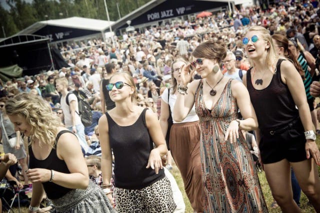 Aurinko hyväili Pori Jazzissa, vaikkei virkamies hyväillytkään.