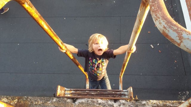 Käytiin Eetun kanssa yhdessä paikassa, jonne ei sais mennä. Seikkailua :D