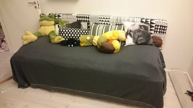 Vanhat sängyt saivat uuden kodin ja pojille saatiin uudet sängyt.