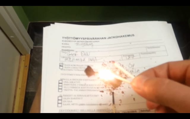 Huge L - Peter Pan - musiikkivideosta: Työttömyyspäivärahan jatkohakemus.