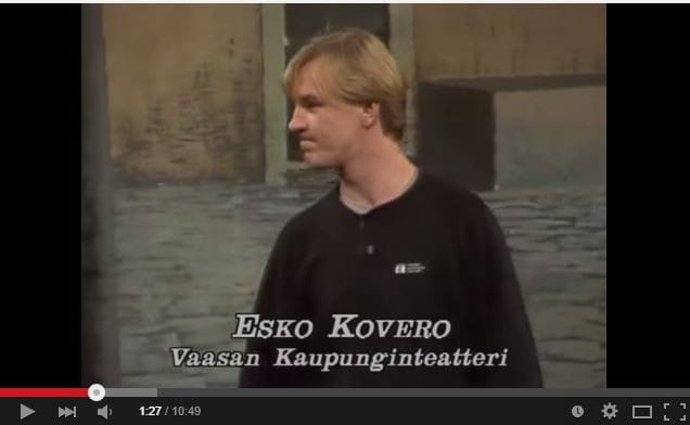 Salattujen elämien Ismo Thilia Thalia-ohjelmassa vuonna 1984. Kuvakaappaus YouTubesta.