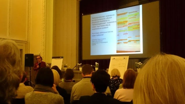 Esa Saarinen ja tammikuun energiatäräytys Astoria -salissa.