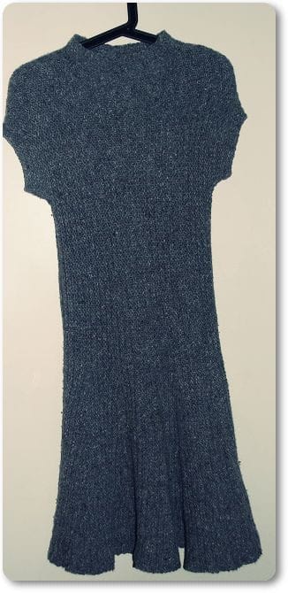 Tavallinen harmaa mekko