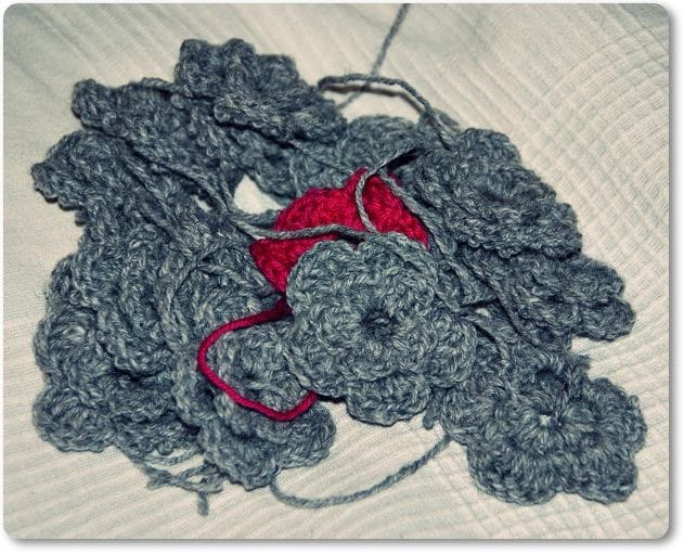 Kasa virkattuja kukkia