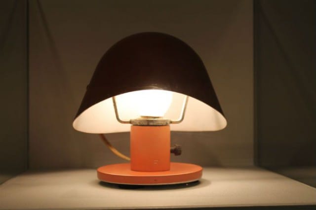 George Nelsonin kypärävalaisin nimeltä Sergeant Schultz.