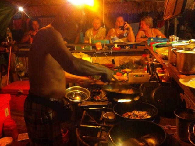 Thaimaalaista ruokaa tulossa.