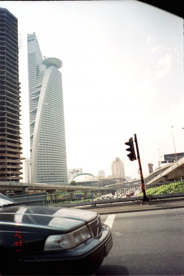 Tuhlasin nuorena paljon rahaa turhuuksiin. Kuva Malesiasta. Reissusta jäi muistoja, mutta firman laajentaminen sinne oltaisiin voitu jättää väliin.