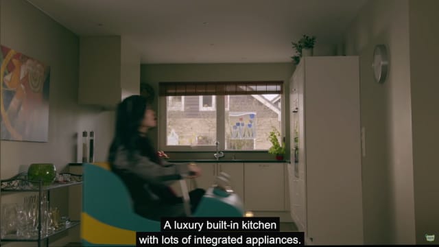 Vuoristorata menee talon sisällä kellarista ylös keittiöön. Kuvakaappaus esittelyvideosta.