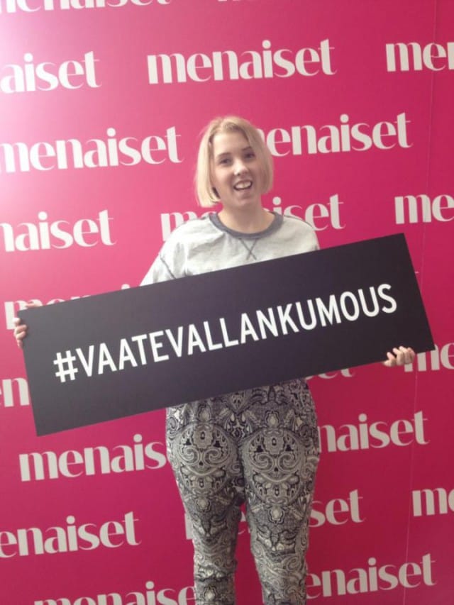 Roosa oli häärimässä Vaatevallankumous pisteellä Sanomatalolla