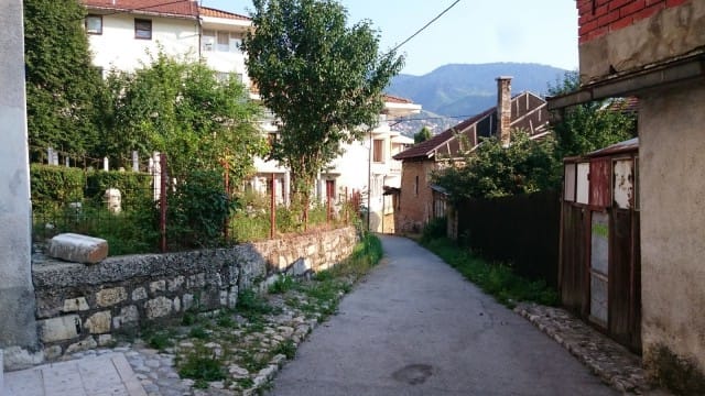 Sarajevon pikkukatuja.