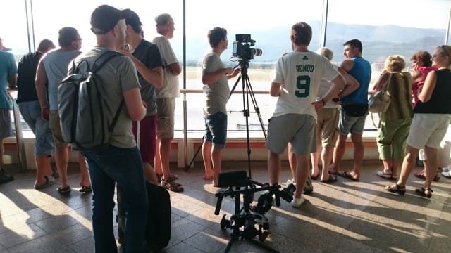 Paparazzi kuvaamasda julkkiksia Splitin lentokentällä Kroatiassa.