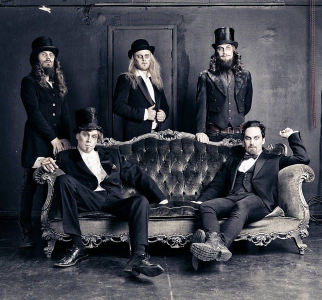 Mieletönsä suosiota niittäneellä Uniklubillakin on raskaat tahdit.