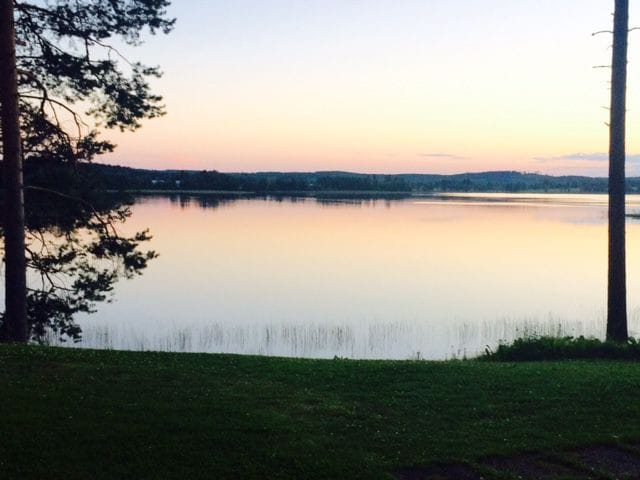 Illan tyyneyttä Peurunkajärvellä.