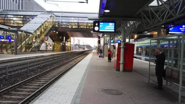 Tikkurilan asema, matkalla Lentoasemalle. Huawei Honor 7.