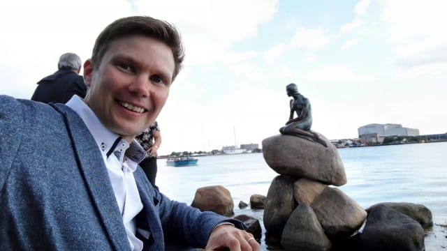 Ilkka Lavas ja pieni merenneito. Kööpenhamina. Tanska. Huawei Honor 7.