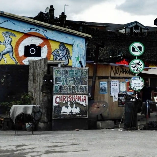 Kuvauskieltoa kannattaa noudattaa, sillä huumekauppiaat eivät halua tulla kuvatuksi ja jos kuvaat heitä, niin siitä ei hyvää seuraa.