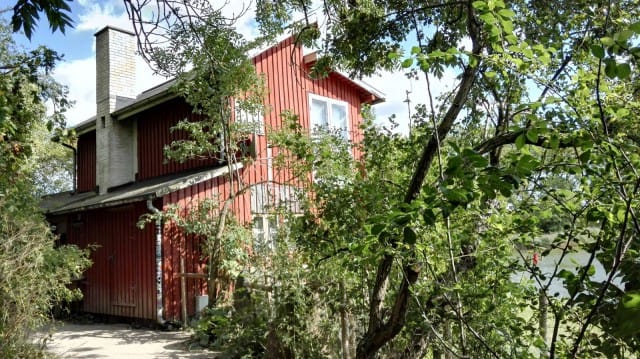 Asunto joen rannalla Kööpenhaminassa Christianiassa. Ei hassumpi asuinpaikka.