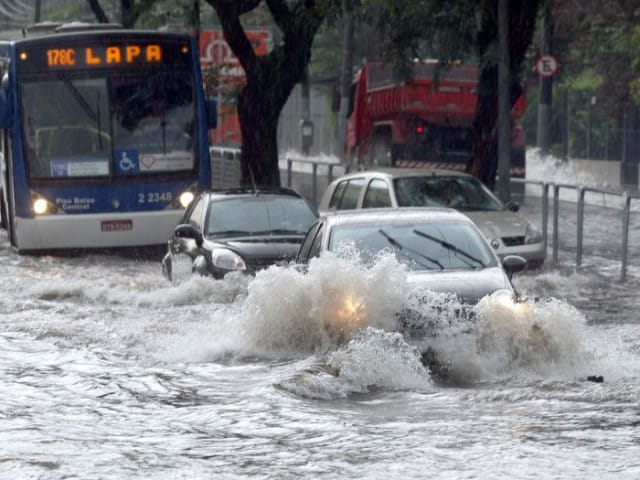 wet chaos: rush hour in the city with over 14 million people, 7,5 million cars and the worst draining system there is.