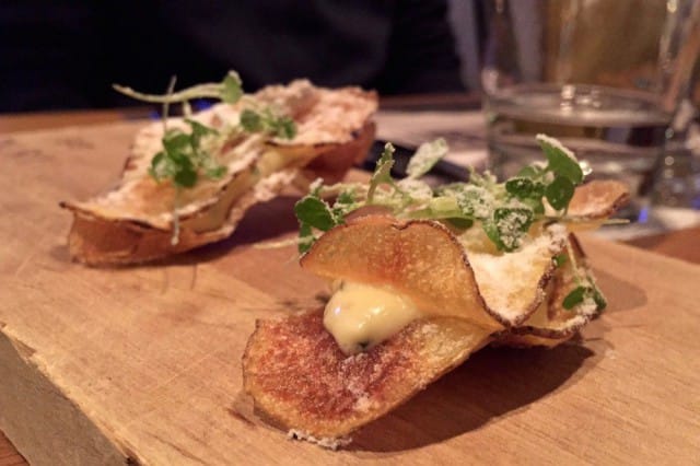 Food & Fun -festareiden aikana turkulaisravintola Pinellassa tarjoiltiin muun muassa herkullisia gourmet-etikkasipsejä.