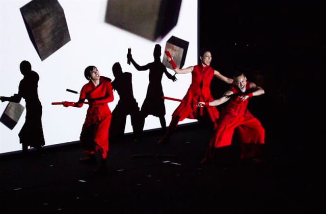 Orientarythm-performanssiryhmä.