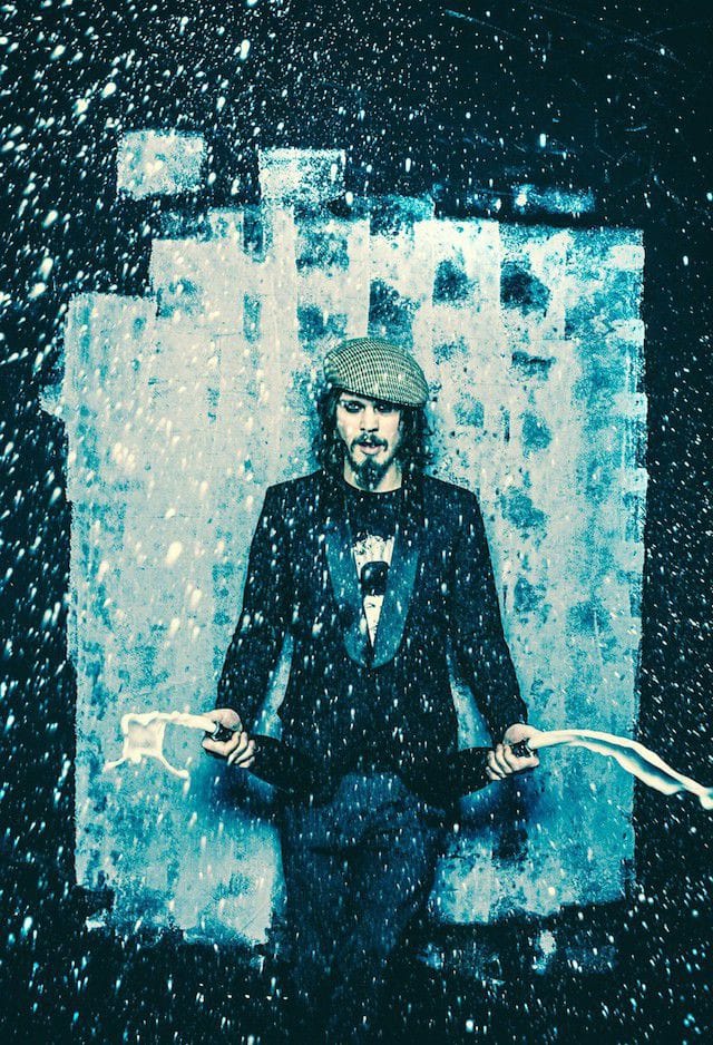 Ville Valo, shampanjasuihku.