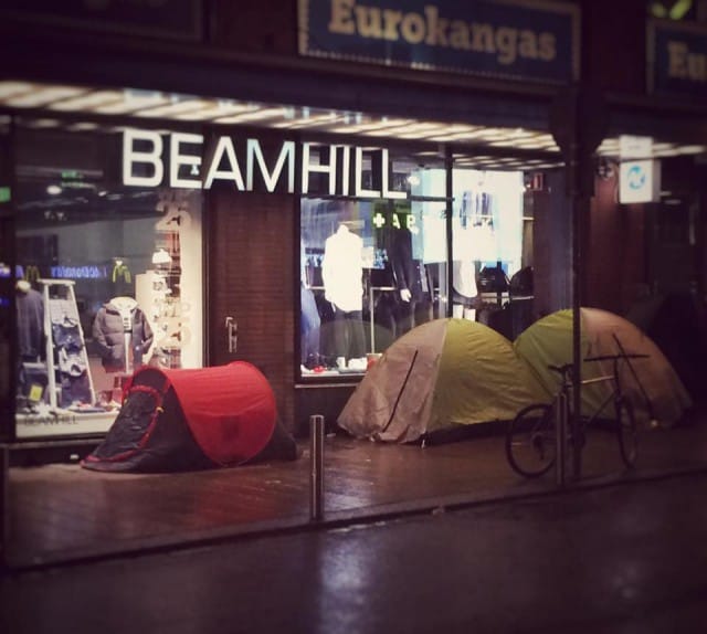 Beamhillin edessä kelpaa telttailla.