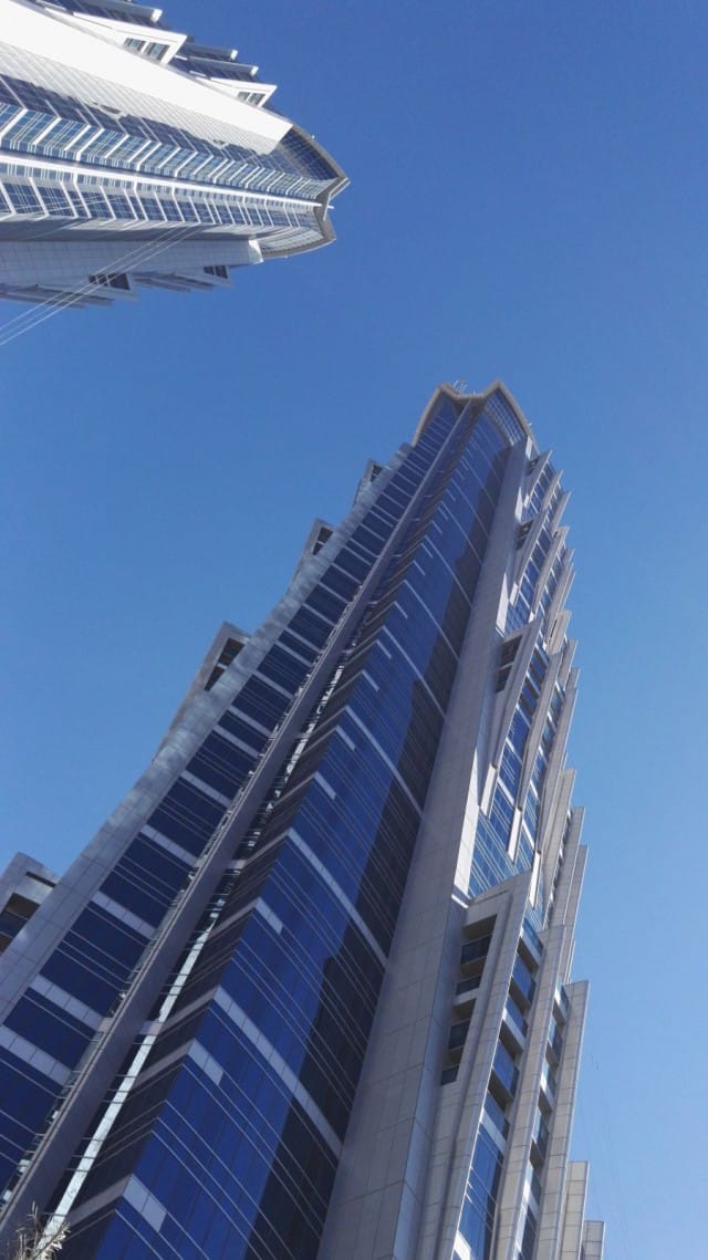 JW Marriot Marquis Dubai - maailman korkeimman hotellin 2 tornia kohoavat 355,35 metrin korkeuteen.