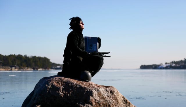 Kalevi Korppi ihastuu tarinassa radioon.