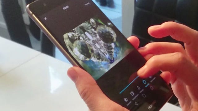 Huawei P9:ssä on mainio kamera. Ammattikuvaaja Suvi Sievilä leikittelee kuvan käsittelyllä.