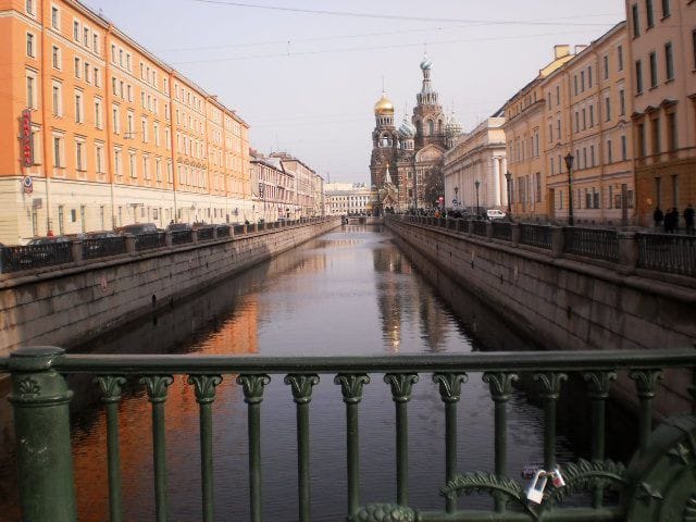 Verikirkko - Gribojedovin kanavan varrella
