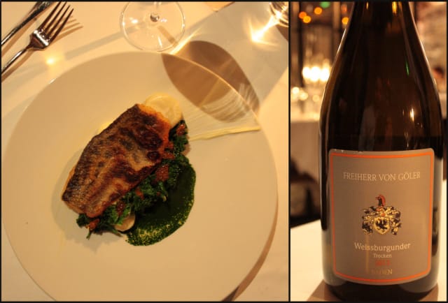 Paikallista kallaveden kuhaa, kirjolohen mätiä, heinällä savustettua pyrettä, paistettua lehtikaalta sekä lehtikaalivinegretteä. /  Freiherr von Göler Baden Trocken Weissburgunder (Pinot Blanc) 2013