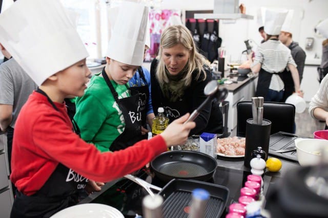 Tarkkaa hommaa osaavissa käsissä.