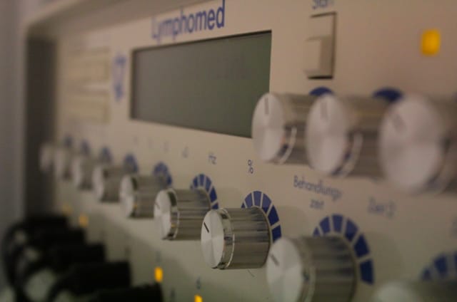 Lymfastimulaatiolaite näyttää pelottavalta, muttei ole sitä.