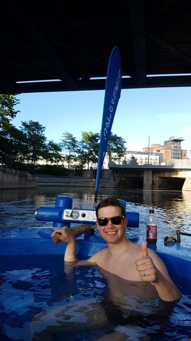 Paljuveneessä tulee lämmin!