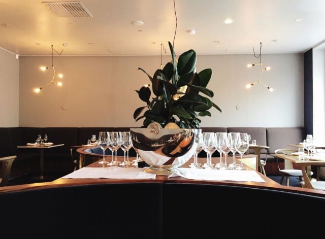 Rosterin tunnelma on tyylikäs, mutta rento.