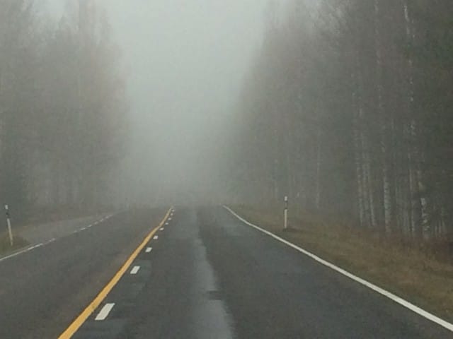 Elämä voi monesta syystä olla kuin kulkemista usvassa. Mutta tarvitseeko sen olla sitä?