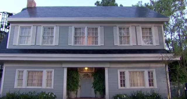 Näyttää ihan normaalilta talolta, eikö vain?