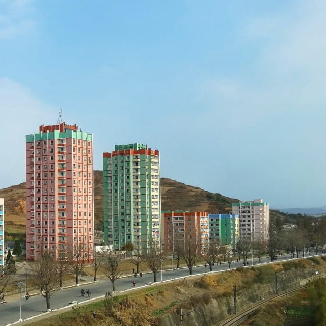 Korkeat rakennukset ovat merkki sivistyksestä? Jalan kulkeminen merkki ekologisesti ajattelusta?