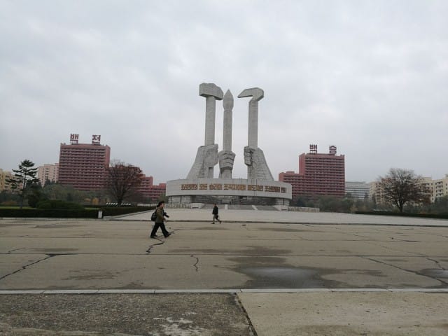 Valokuvaaminen sallittua, mutta polkupyörällä pysähtyminen ja ajaminen kiellettyä. Aina ei voi käsittää näitä sääntöjä.