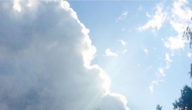 Läsnäolo luo valon sisimpääni.