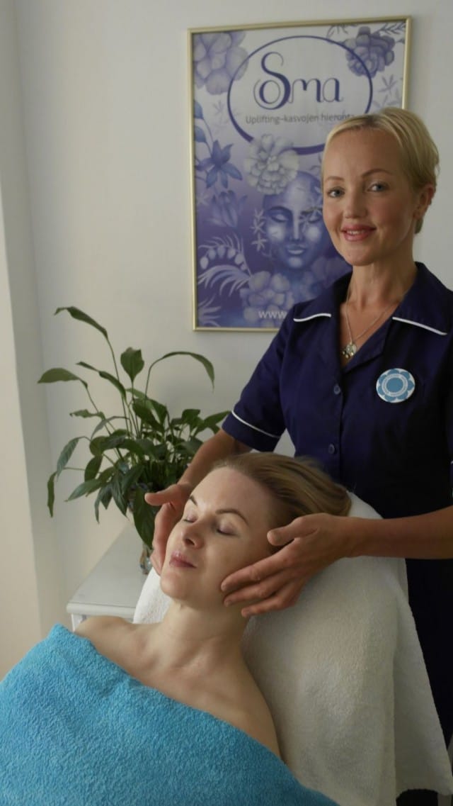 Helena Lindgren Satu-Aamu Kankaan hoidettavana.