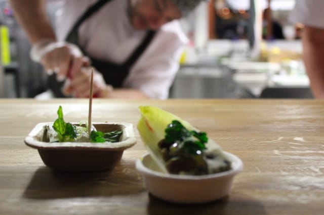 Bastardossa maisteltiin mozzarellaa, kurkkua ja minttua sekä endiivejä, homejuustoa, pähkinöitä ja hunajaa.