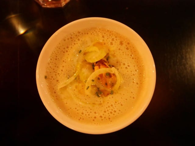 Sinisimpukka-sellerikeitto, slurps