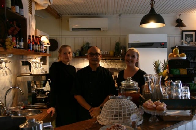 Cafe Pispalassa hymyilyttää niin henkilökuntaa kuin asiakkaitakin.