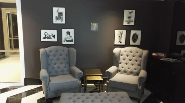 7. kerroksen hissiaula oli kivan näköinen